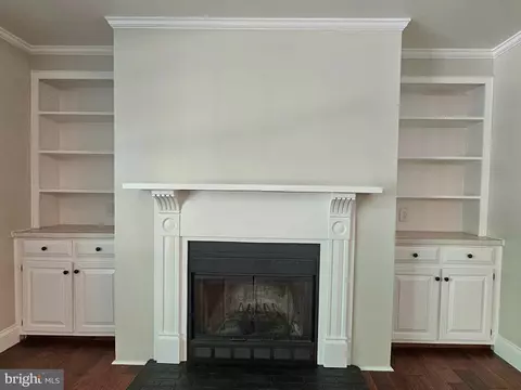 Living - 20410 Chesapeake Dr, Nanticoke, MD 21840 photo 11 of 13