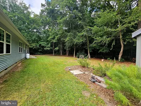 Exterior - 20410 Chesapeake Dr, Nanticoke, MD 21840 photo 2 of 4
