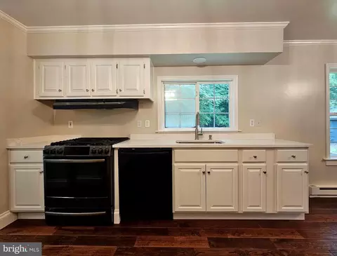 Kitchen - 20410 Chesapeake Dr, Nanticoke, MD 21840 photo 3 of 4