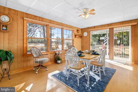 Dining - 21633 Wetipquin Rd, Quantico, MD 21856 photo 2 of 4