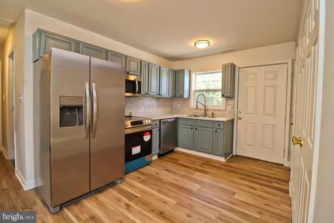 Entry Way - 207 Lloyd St, Salisbury, MD 21801 photo 3 of 4