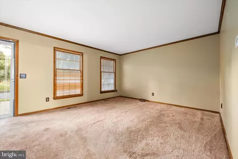 Living - 1007 Sumac Cir, Salisbury, MD 21804 photo 2 of 3