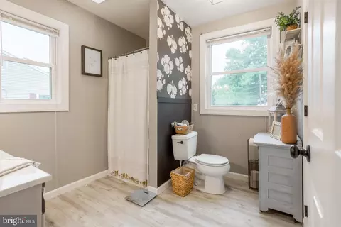 Bath - 26872 Pratt Rd, Salisbury, MD 21801 photo 1 of 4