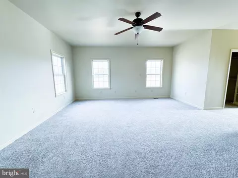 Living - 32289 Mount Hermon Rd, Salisbury, MD 21804 photo 10 of 15