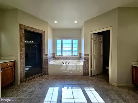Bath - 32289 Mount Hermon Rd, Salisbury, MD 21804 photo 4 of 6