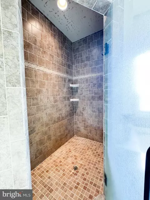 Bath - 32289 Mount Hermon Rd, Salisbury, MD 21804 photo 3 of 6