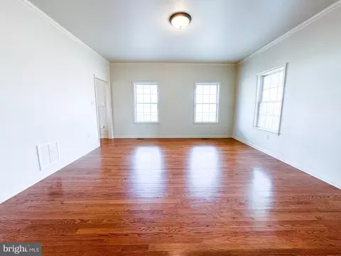 Living - 32289 Mount Hermon Rd, Salisbury, MD 21804 photo 6 of 15