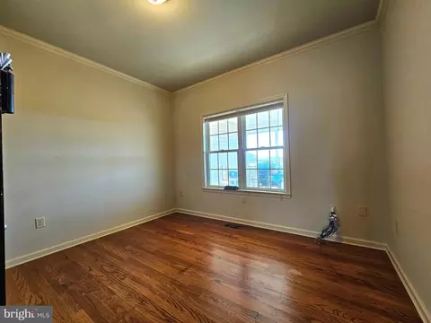 Living - 32289 Mount Hermon Rd, Salisbury, MD 21804 photo 9 of 15