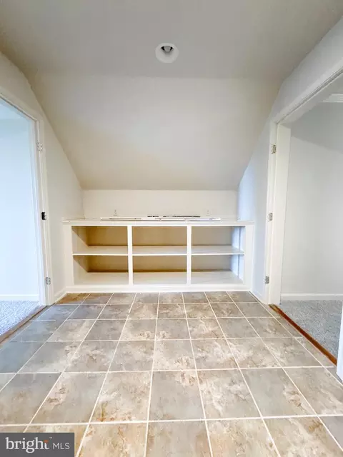 Entry Way - 32289 Mount Hermon Rd, Salisbury, MD 21804 photo 14 of 17