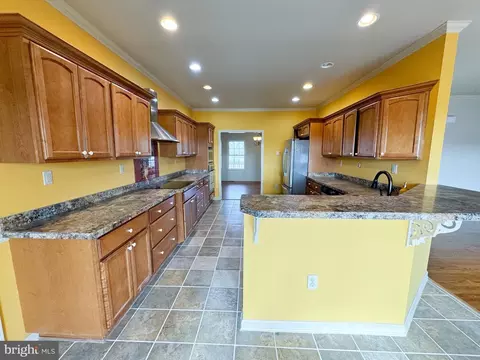 Kitchen - 32289 Mount Hermon Rd, Salisbury, MD 21804 photo 1 of 4