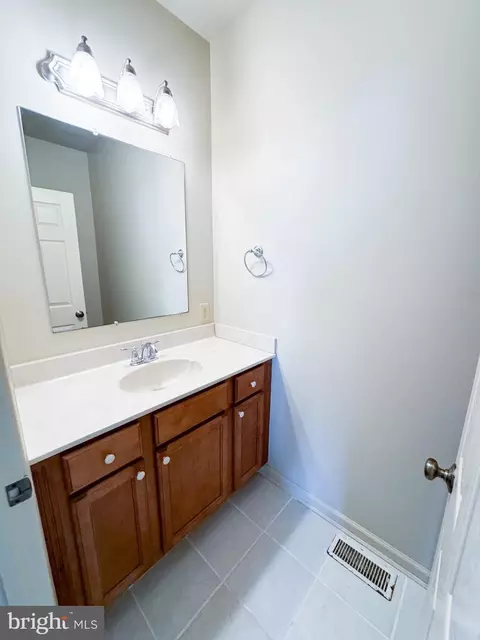 Bath - 32289 Mount Hermon Rd, Salisbury, MD 21804 photo 1 of 6