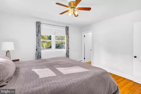 Bedroom - 421 Pine Bluff Rd, Salisbury, MD 21801 photo 3 of 6
