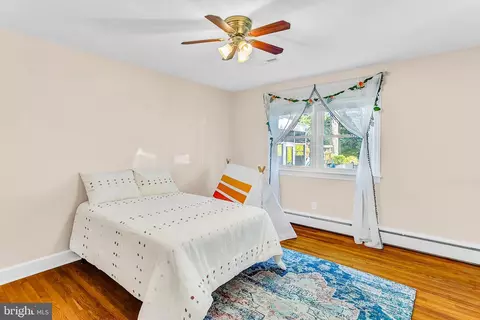 Bedroom - 421 Pine Bluff Rd, Salisbury, MD 21801 photo 4 of 6