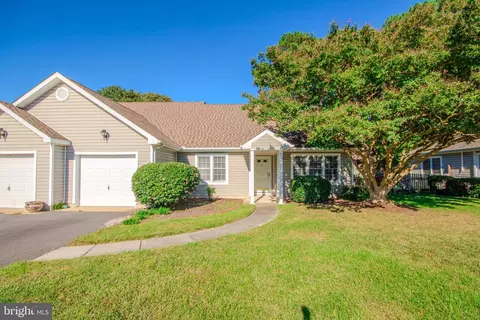 908 W Schumaker Manor Dr, Salisbury, MD 21804