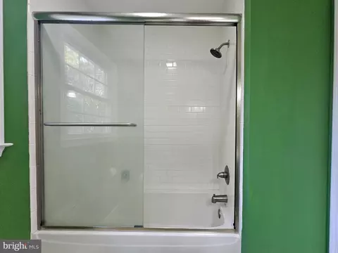Bath - 30100 Providence Dr, Salisbury, MD 21804 photo 8 of 10