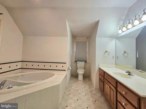 Bath - 30100 Providence Dr, Salisbury, MD 21804 photo 4 of 10
