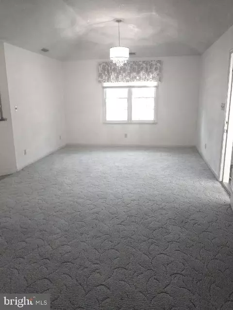 1000 E Schumaker Manor Dr, Salisbury, MD 21804 photo 5