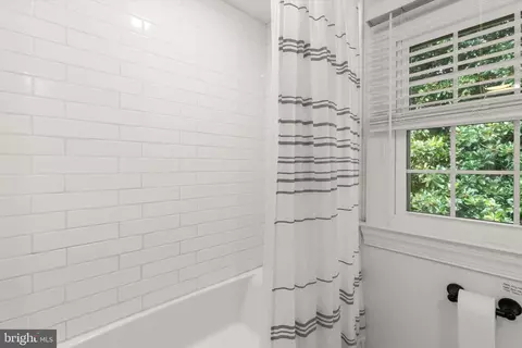 Bath - 309 Locust Ter, Salisbury, MD 21801 photo 2 of 2