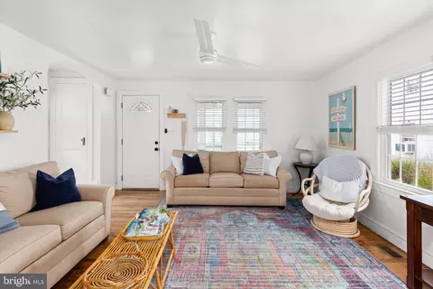 Living - 309 Locust Ter, Salisbury, MD 21801 photo 3 of 4