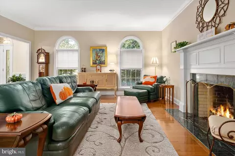 Living - 5437 Loch Ness Ter, Salisbury, MD 21801 photo 2 of 3