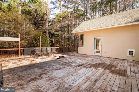 Exterior - 27268 Riverside Drive Ext, Salisbury, MD 21801 photo 8 of 13
