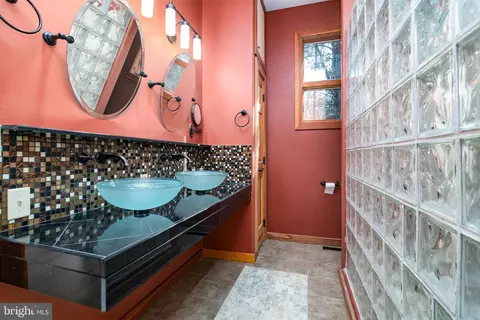 Bath - 27268 Riverside Drive Ext, Salisbury, MD 21801 photo 7 of 13
