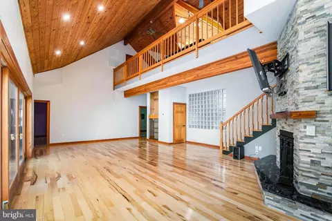 Living - 27268 Riverside Drive Ext, Salisbury, MD 21801 photo 7 of 9
