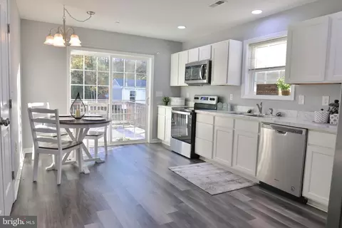Entry Way - 516 Bailey Ln, Salisbury, MD 21801 photo 5 of 6