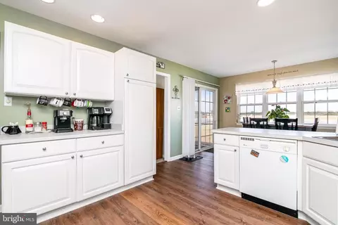 1446 E Sandy Acres Dr, Salisbury, MD 21804 photo 6