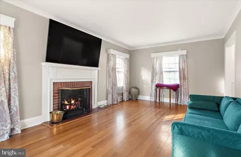 Living - 228 S Clairmont Dr, Salisbury, MD 21801 photo 4 of 5