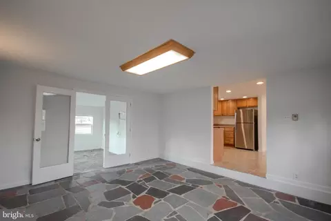 Living - 522 E Main St, Fruitland, MD 21826 photo 5 of 10