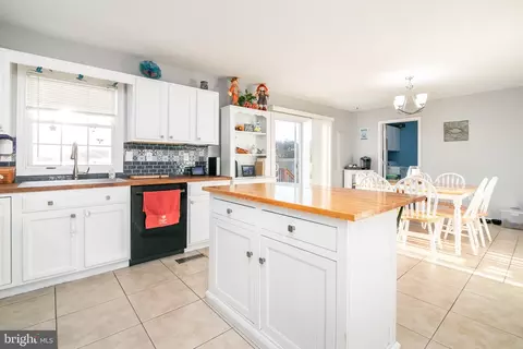 Kitchen - 122 Chapel Branch Dr, Hebron, MD 21830 photo 5 of 5