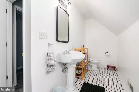 Bath - 122 Chapel Branch Dr, Hebron, MD 21830 photo 1 of 3