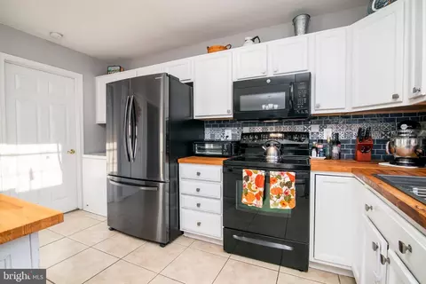 Kitchen - 122 Chapel Branch Dr, Hebron, MD 21830 photo 3 of 5