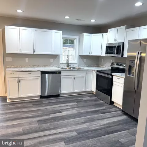 Kitchen - 406 Bailey Ln, Salisbury, MD 21801 photo 4 of 7