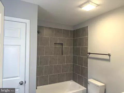 Bath - 406 Bailey Ln, Salisbury, MD 21801 photo 1 of 4