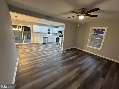 Living - 406 Bailey Ln, Salisbury, MD 21801 photo 2 of 2