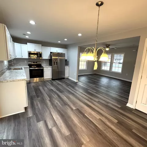Kitchen - 406 Bailey Ln, Salisbury, MD 21801 photo 2 of 7