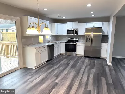 Kitchen - 406 Bailey Ln, Salisbury, MD 21801 photo 3 of 7