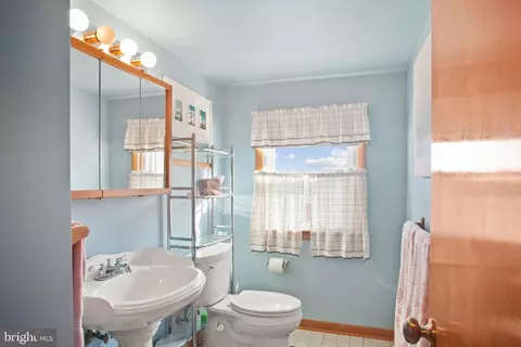 Bath - 4541 Tyaskin Rd, Tyaskin, MD 21865 photo 4 of 4