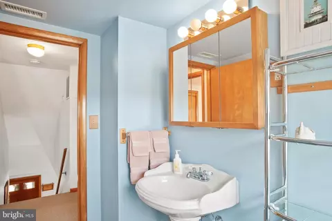 Bath - 4541 Tyaskin Rd, Tyaskin, MD 21865 photo 3 of 4