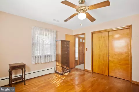 Bedroom - 4541 Tyaskin Rd, Tyaskin, MD 21865 photo 2 of 9