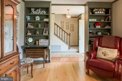 Entry Way - 1107 Frederick Ave, Salisbury, MD 21801 photo 2 of 4