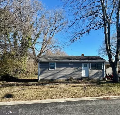 305 Anderson St, Fruitland, MD 21826