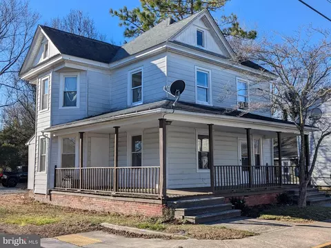 424 East St, Delmar, MD 21875