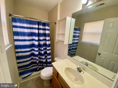 Bath - 411 Dover St, Salisbury, MD 21804 photo 3 of 4