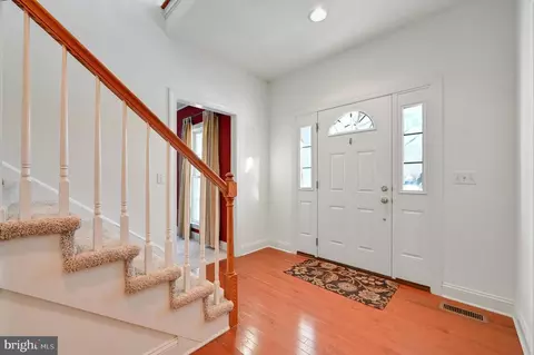 Entry Way - 5184 River Cir, Quantico, MD 21856 photo 2 of 7