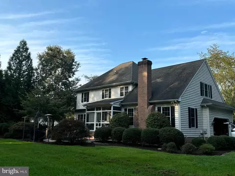 Exterior - 5184 River Cir, Quantico, MD 21856 photo 7 of 8
