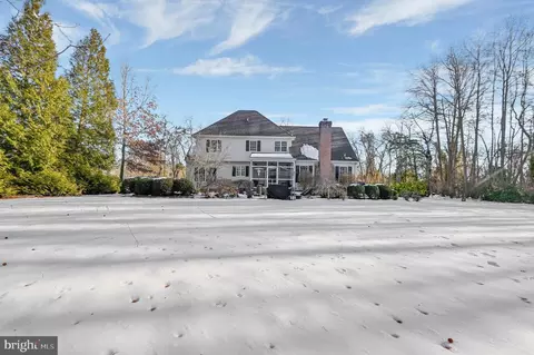 Exterior - 5184 River Cir, Quantico, MD 21856 photo 5 of 8
