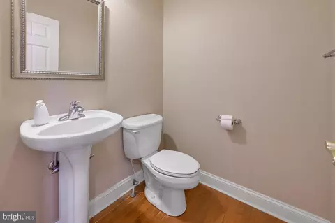 Entry Way - 5184 River Cir, Quantico, MD 21856 photo 5 of 7
